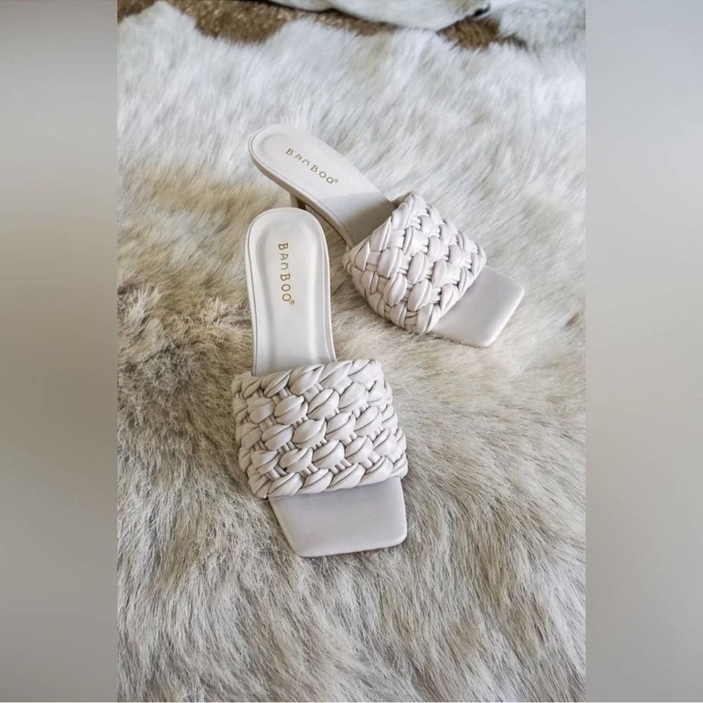 Bamboo Heel Square Toe Mules Sandals Shoes Size 7,5 US 38 EU Tan Cream GUC